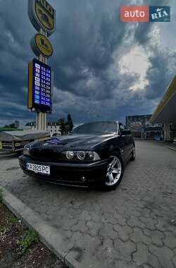 Седан BMW 5 Series 2000 в Киеве