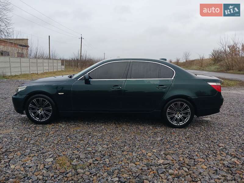 Седан BMW 5 Series 2003 в Браиловом