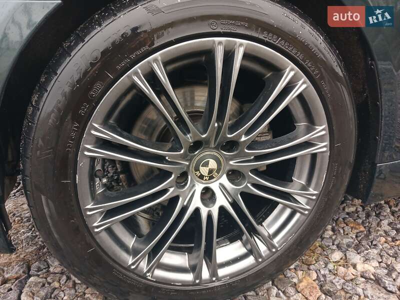 Седан BMW 5 Series 2003 в Браиловом