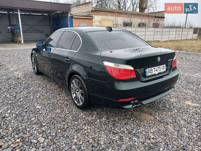 Седан BMW 5 Series 2003 в Браиловом