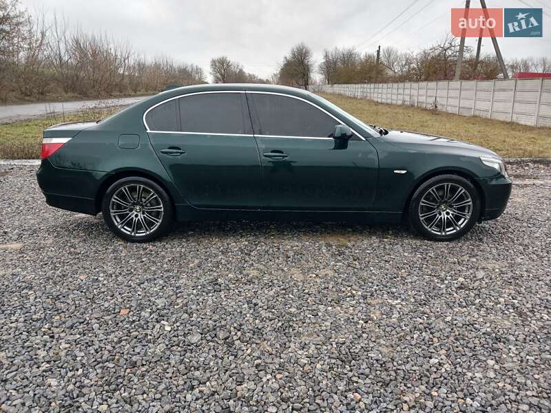 Седан BMW 5 Series 2003 в Браиловом
