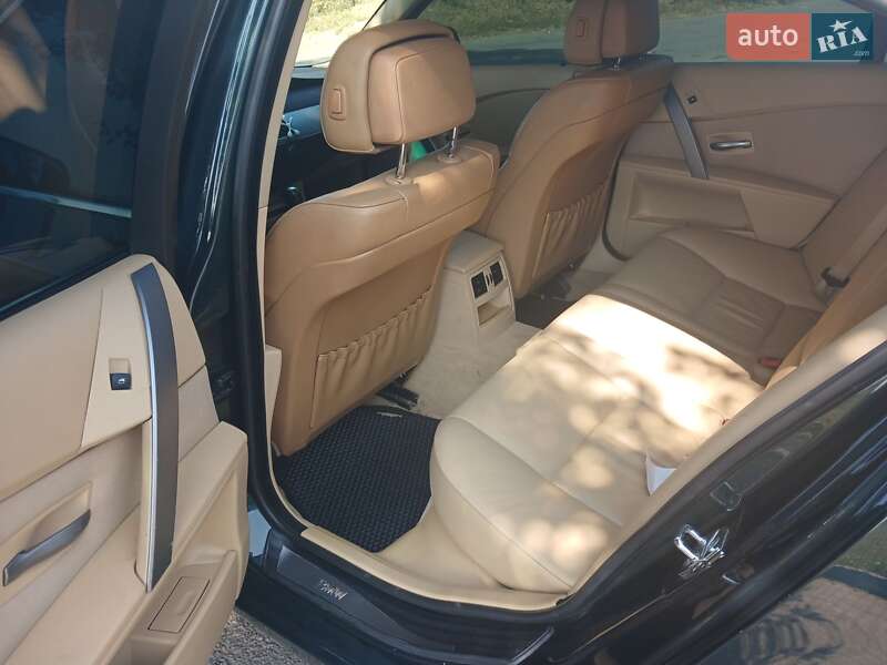 Седан BMW 5 Series 2003 в Браиловом
