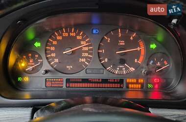 Седан BMW 5 Series 2001 в 