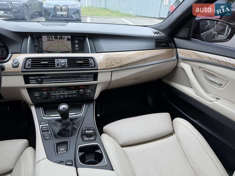Седан BMW 5 Series 2011 в Харкові