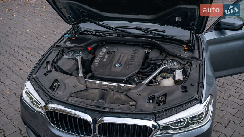 Седан BMW 5 Series 2019 в Хмельницком