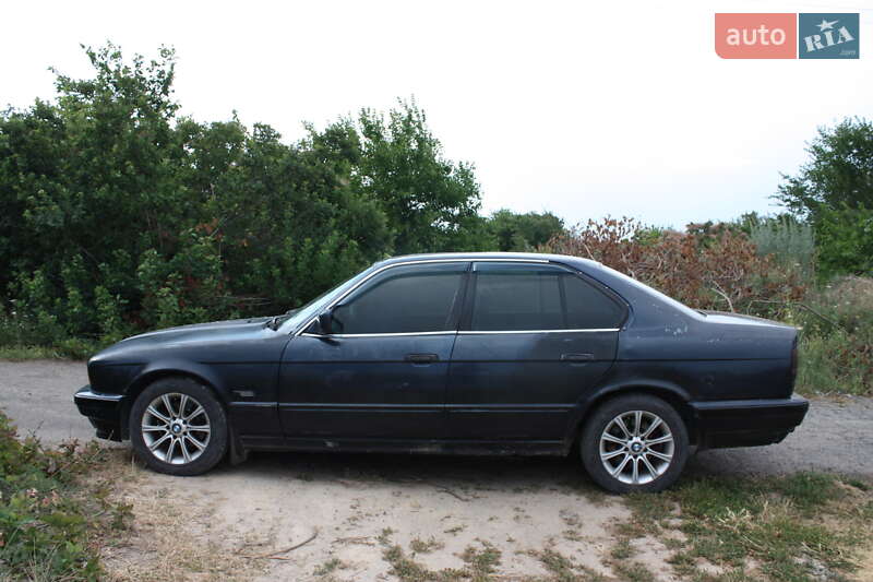 Седан BMW 5 Series 1991 в Запоріжжі