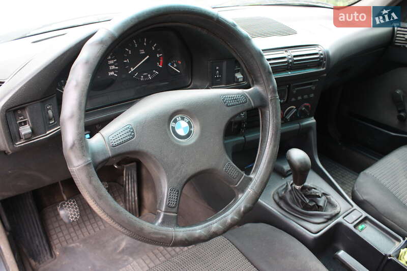 Седан BMW 5 Series 1991 в Запоріжжі