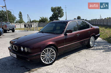 Седан BMW 5 Series 1994 в Дубровице