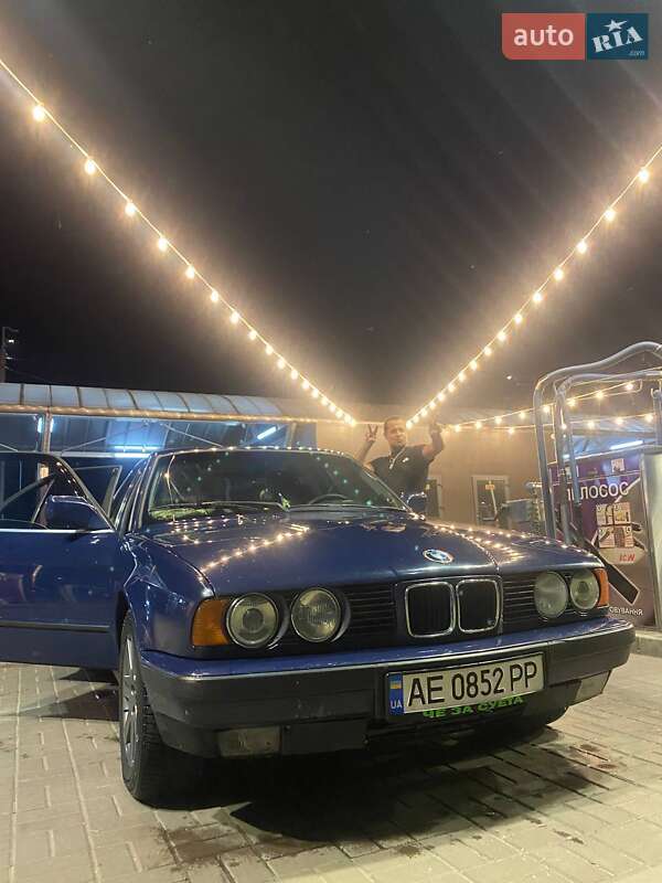 Седан BMW 5 Series 1989 в Днепре