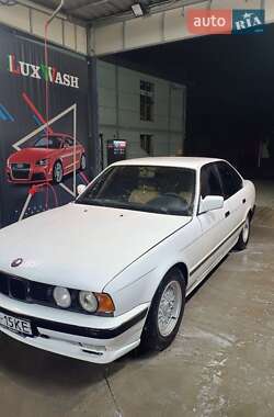 Седан BMW 5 Series 1989 в Коломые