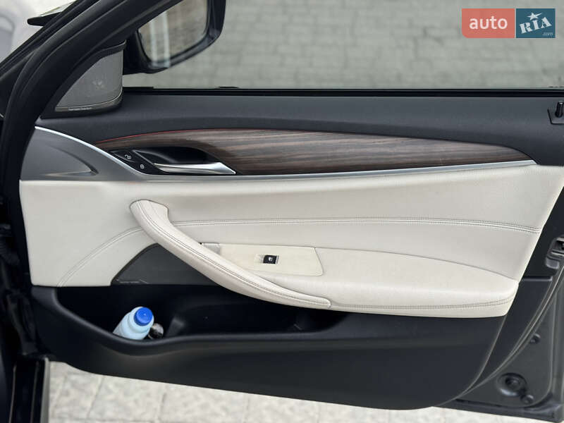 Седан BMW 5 Series 2017 в Львове фото 12 Седан BMW 5 Series 2017 в Львове