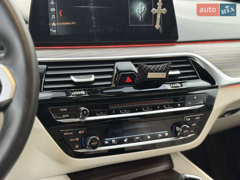 Седан BMW 5 Series 2017 в Львове фото 21 Седан BMW 5 Series 2017 в Львове