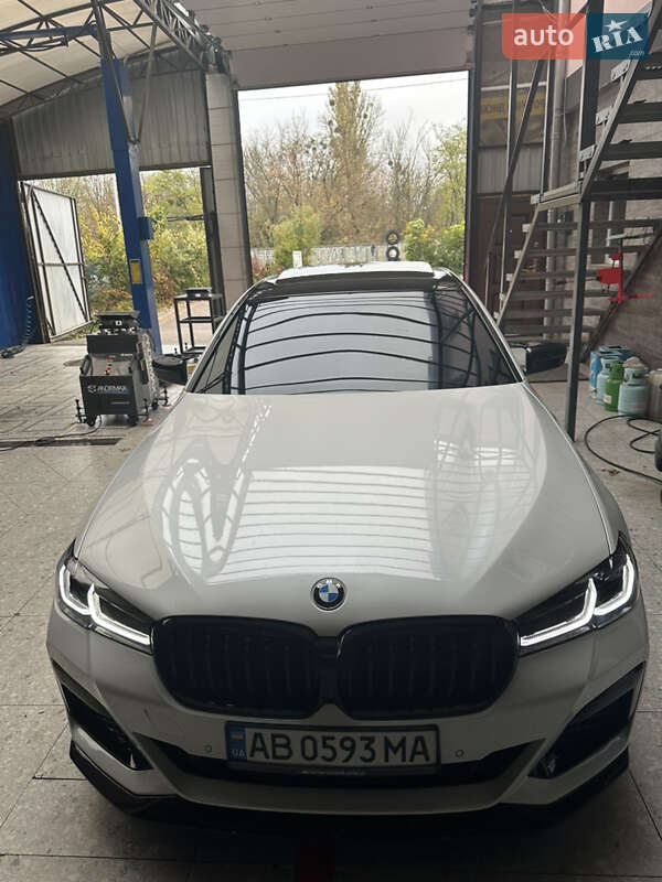 Седан BMW 5 Series 2017 в Киеве