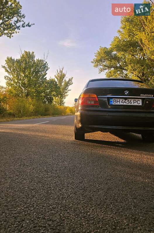 Седан BMW 5 Series 2000 в Одесі
