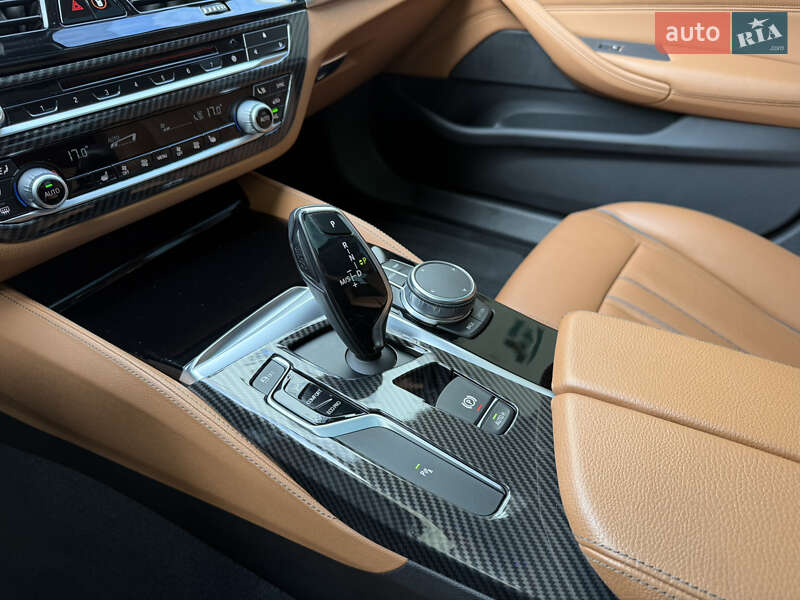 Седан BMW 5 Series 2018 в Киеве фото 45 Седан BMW 5 Series 2018 в Киеве