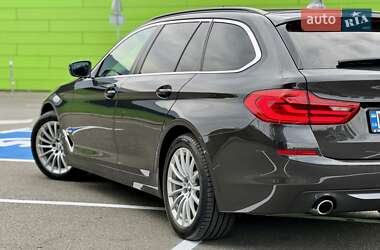 Универсал BMW 5 Series 2017 в 