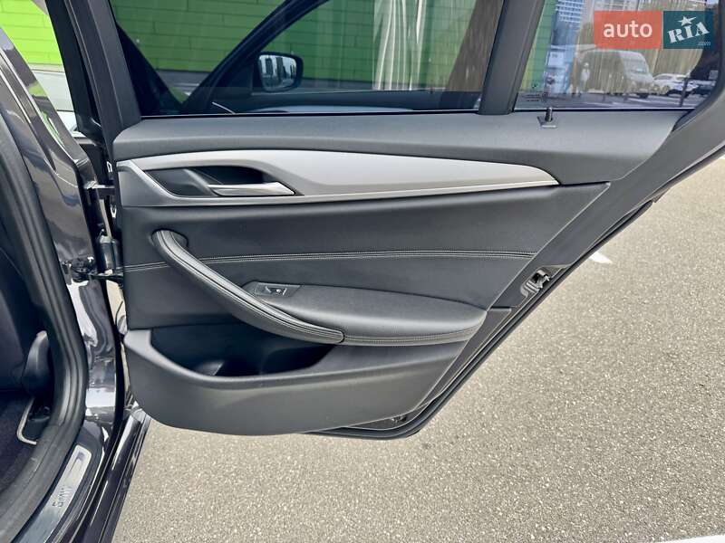 Універсал BMW 5 Series 2017 в Києві фото 40 Універсал BMW 5 Series 2017 в Києві