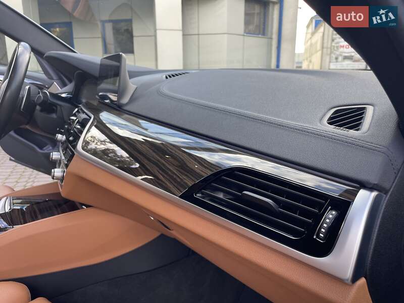 Седан BMW 5 Series 2019 в Черновцах фото 32 Седан BMW 5 Series 2019 в Черновцах