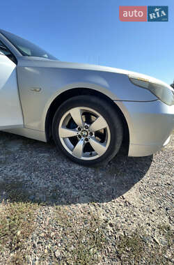 Универсал BMW 5 Series 2005 в  фото 26 Универсал BMW 5 Series 2005 в