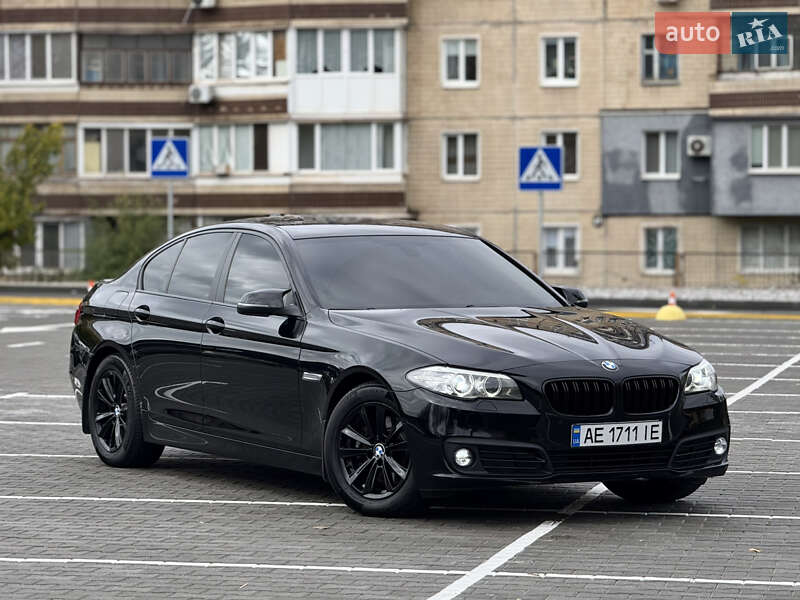 Седан BMW 5 Series 2016 в Киеве