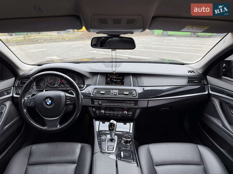 Седан BMW 5 Series 2016 в Киеве