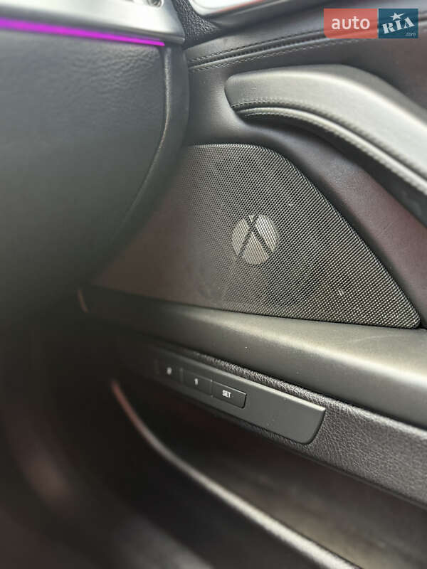 Седан BMW 5 Series 2015 в Львові