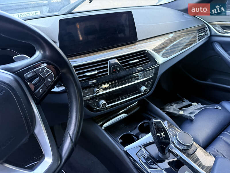 Седан BMW 5 Series 2017 в Львове