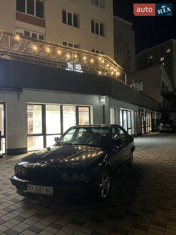 Седан BMW 5 Series 1989 в Хмельницком