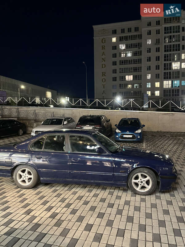 Седан BMW 5 Series 1989 в Хмельницком