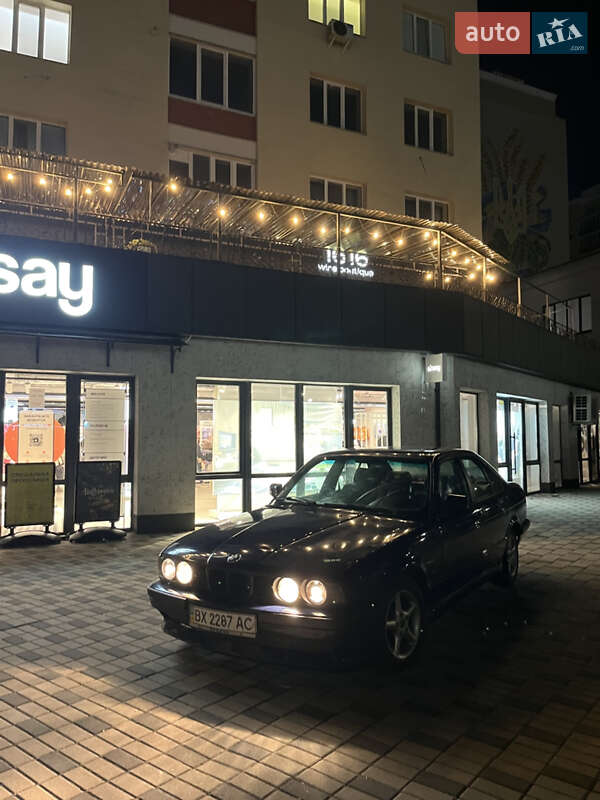 Седан BMW 5 Series 1989 в Хмельницком