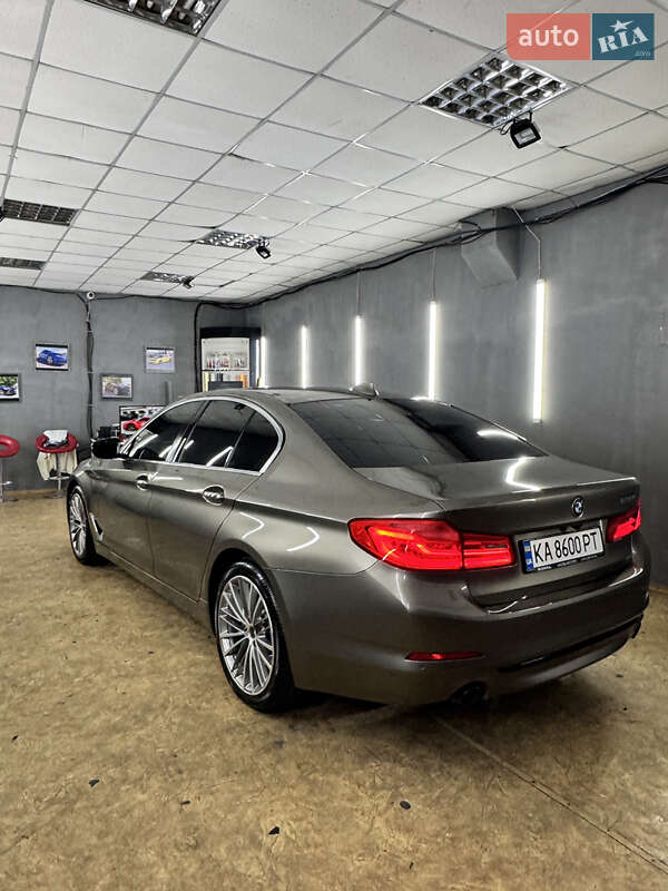 Седан BMW 5 Series 2017 в Киеве