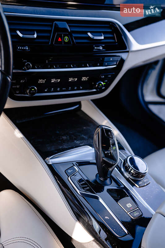 Седан BMW 5 Series 2017 в Львове фото 18 Седан BMW 5 Series 2017 в Львове