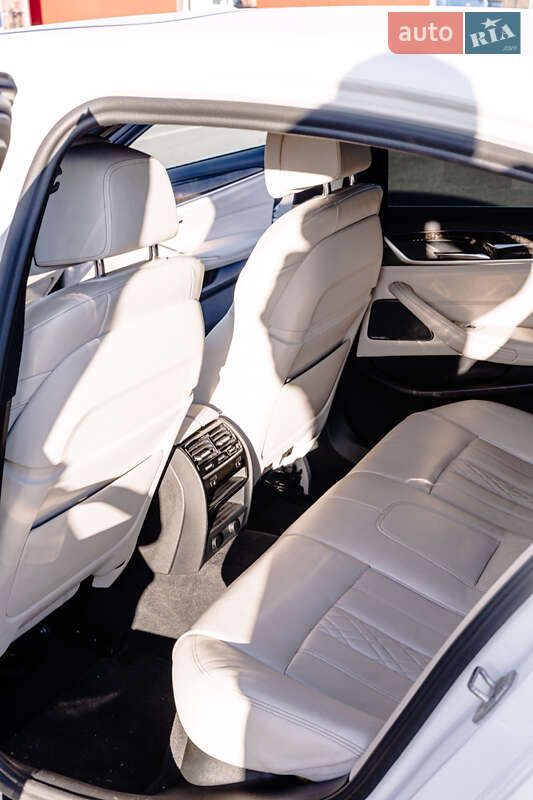 Седан BMW 5 Series 2017 в Львове фото 19 Седан BMW 5 Series 2017 в Львове