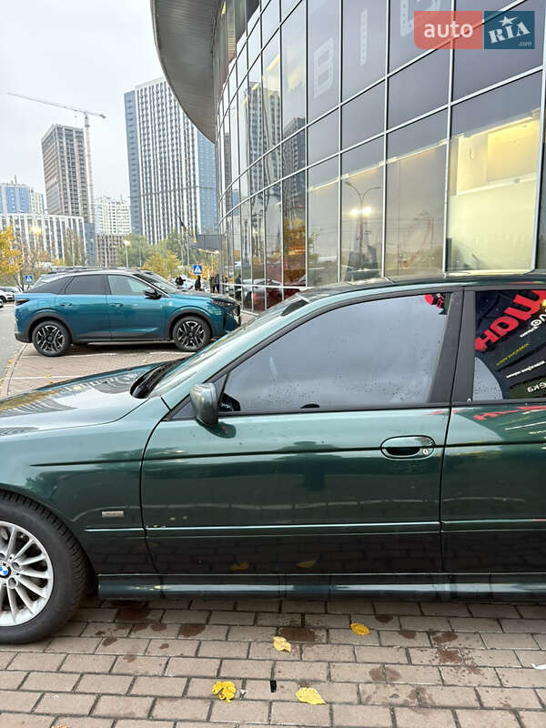 Седан BMW 5 Series 2001 в Киеве