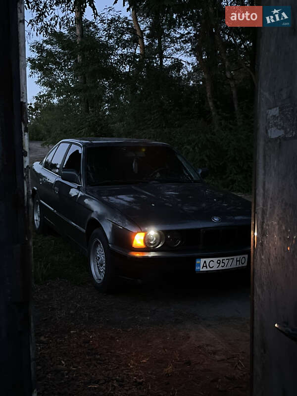 Седан BMW 5 Series 1990 в Ковелі