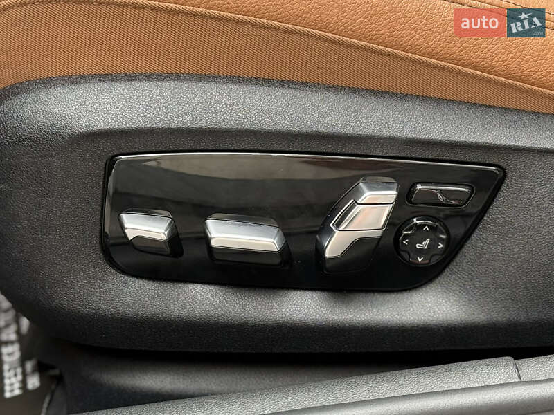 Седан BMW 5 Series 2018 в Києві фото 47 Седан BMW 5 Series 2018 в Києві