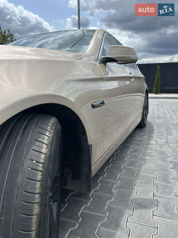 Седан BMW 5 Series 2013 в Дніпрі