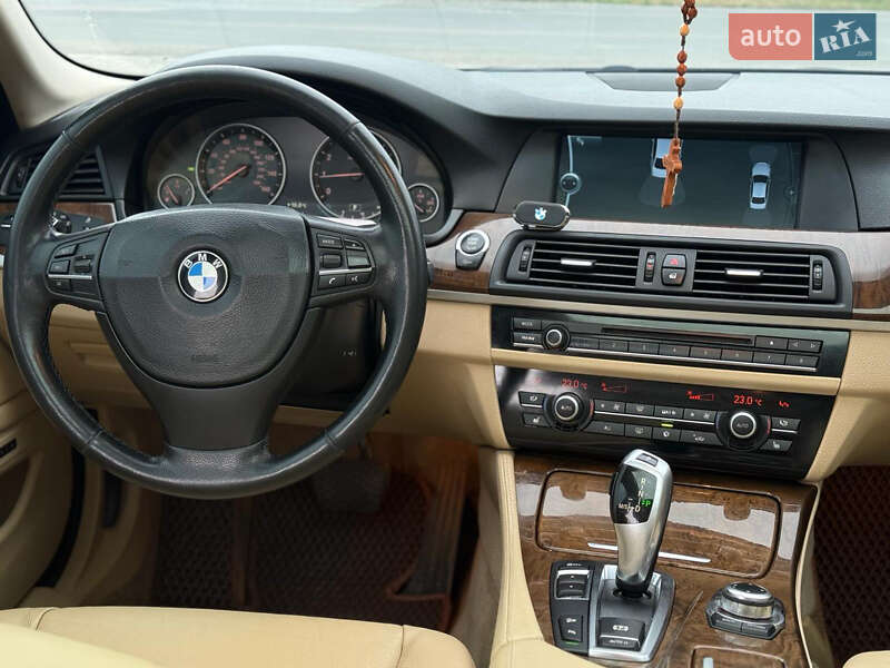 Седан BMW 5 Series 2011 в Ужгороде