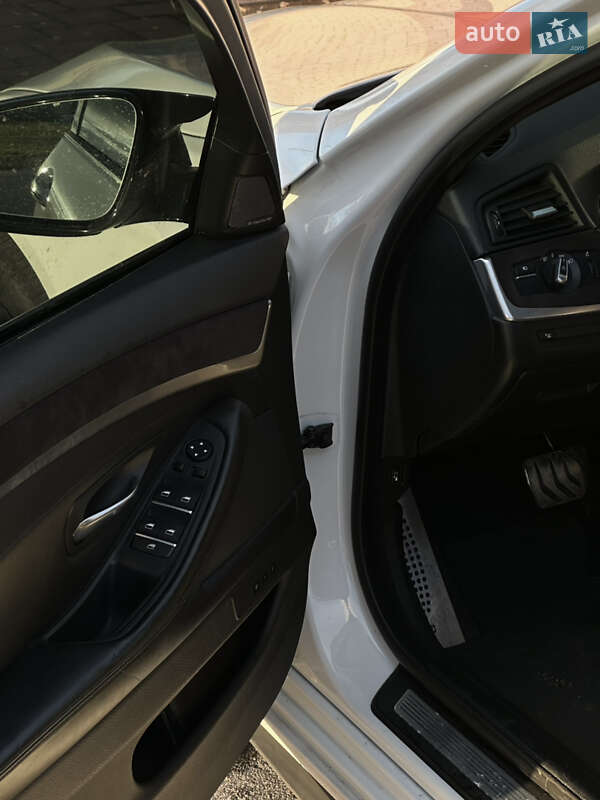 Седан BMW 5 Series 2014 в Кропивницком