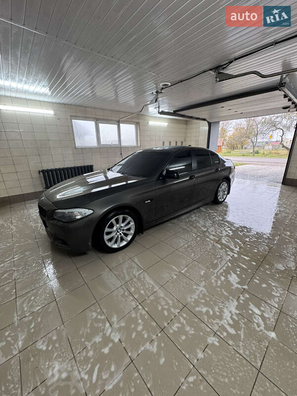 Седан BMW 5 Series 2012 в Жовкве