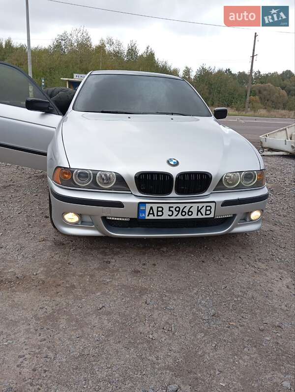 Седан BMW 5 Series 2000 в Виннице