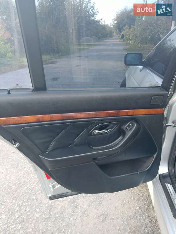 Седан BMW 5 Series 2000 в Виннице