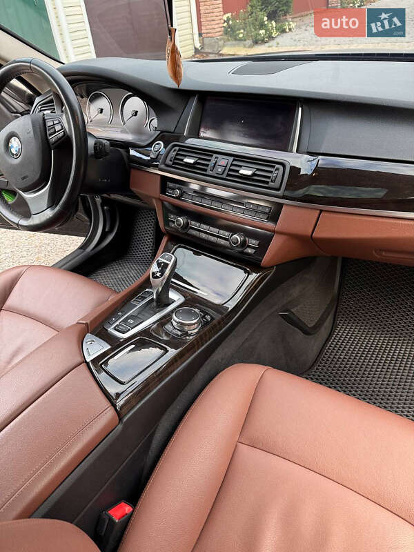 Седан BMW 5 Series 2015 в Виннице
