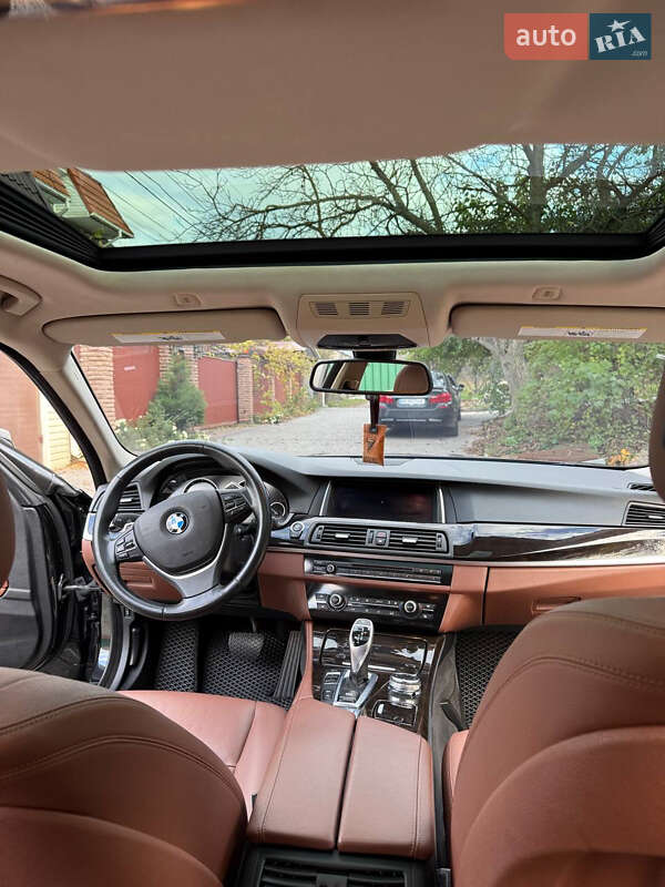 Седан BMW 5 Series 2015 в Виннице