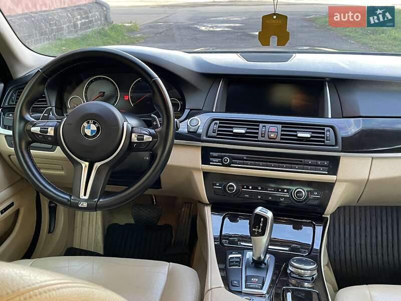 Седан BMW 5 Series 2015 в Ужгороде