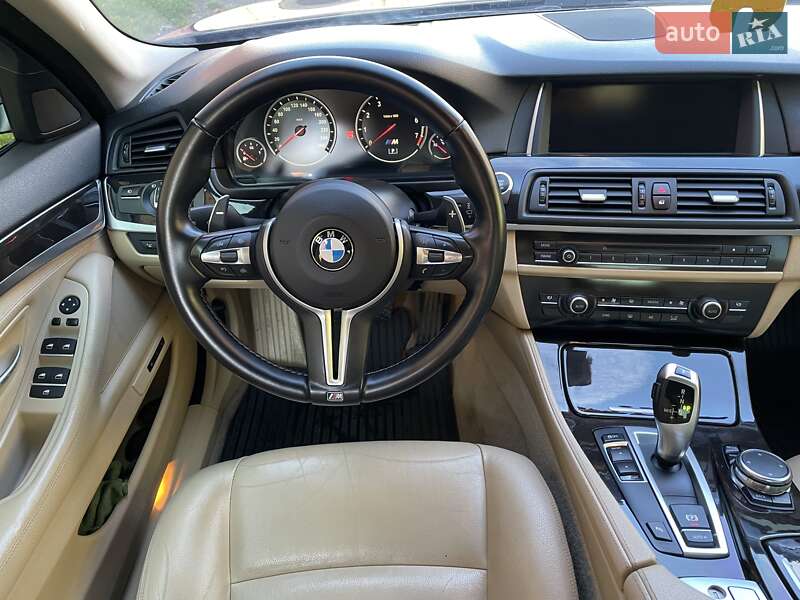 Седан BMW 5 Series 2015 в Ужгороде