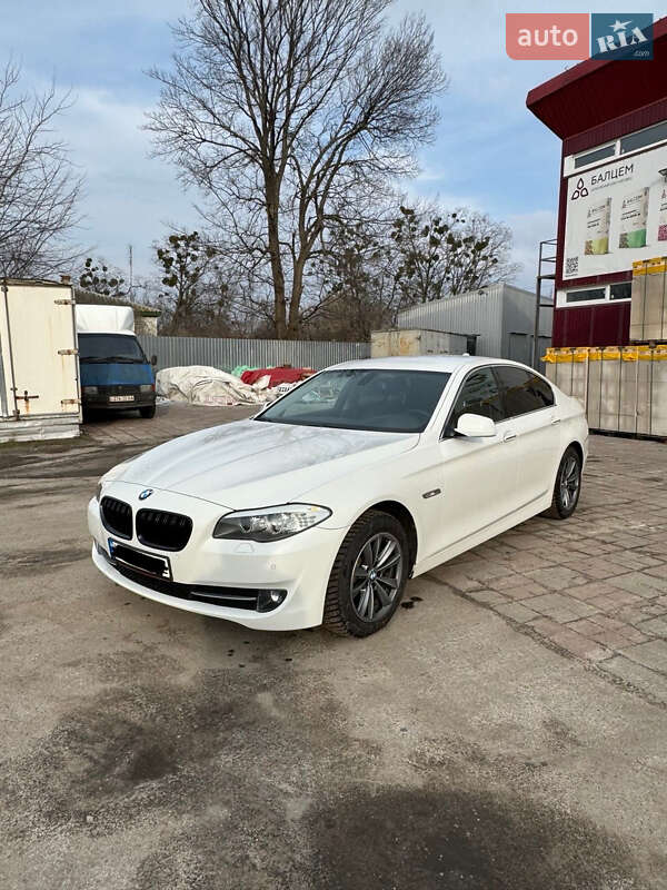 Седан BMW 5 Series 2011 в Харкові