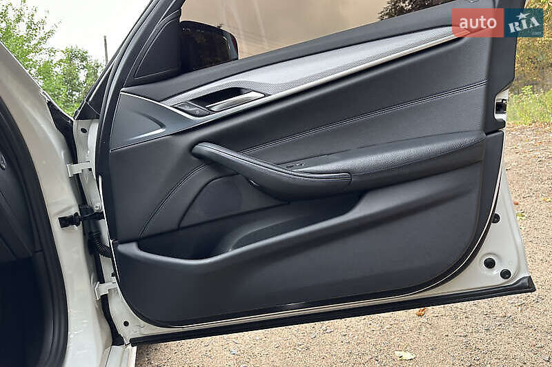 Седан BMW 5 Series 2017 в Львове фото 12 Седан BMW 5 Series 2017 в Львове