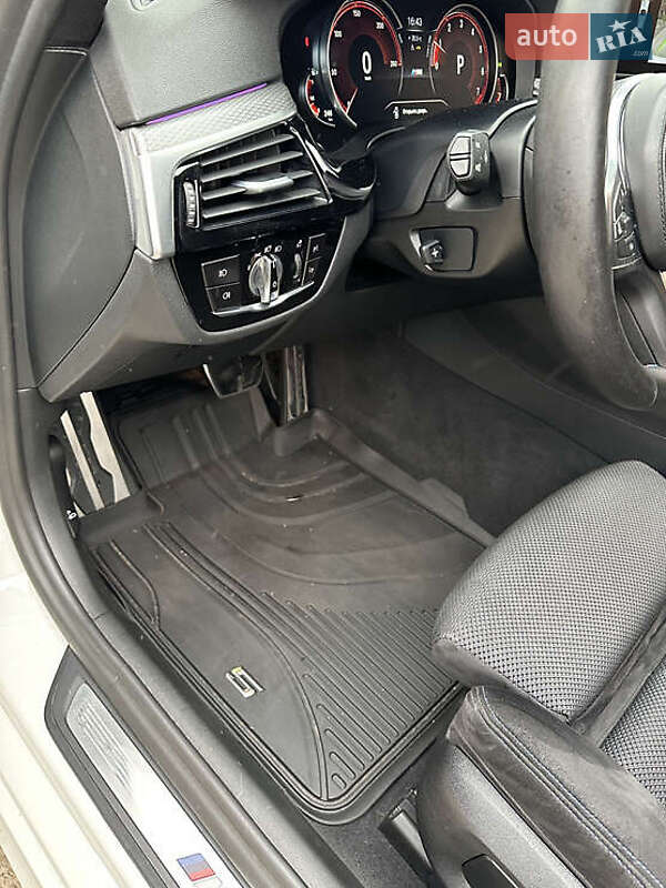 Седан BMW 5 Series 2017 в Львове фото 20 Седан BMW 5 Series 2017 в Львове