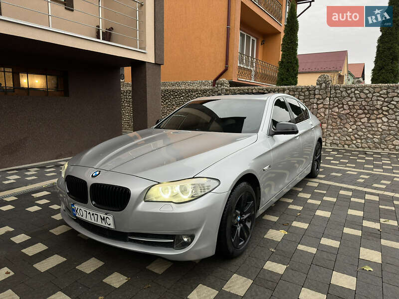 Седан BMW 5 Series 2012 в Сваляве